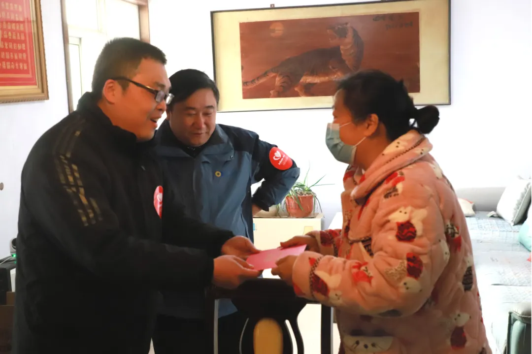 1744018804697347.jpg 2.jpg