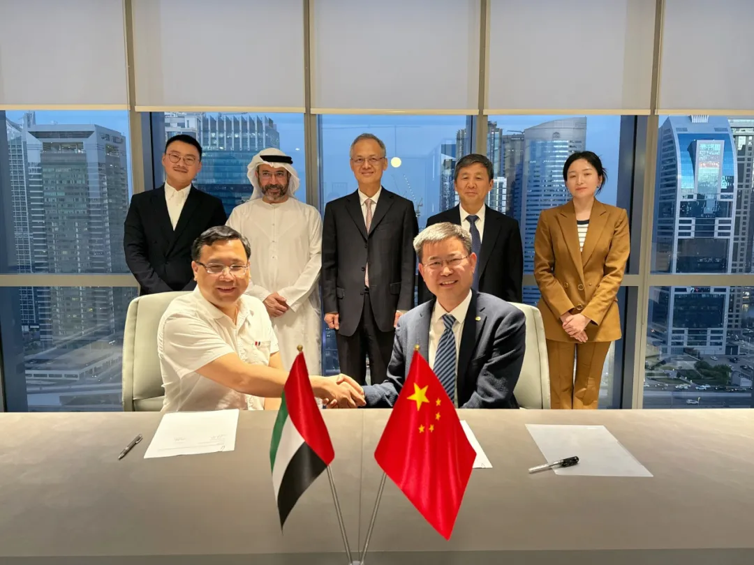 万象城平台,万象城(中国)一站式服务平台新能源（01735.HK）与Sama Tech签订战略合作协议