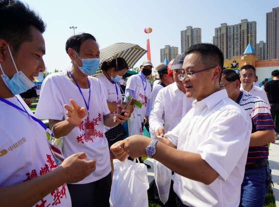 2021年度万象城平台,万象城(中国)一站式服务平台控股集团关爱农民工公益活动新闻媒体汇编