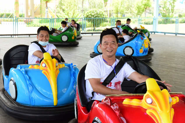 2021年度万象城平台,万象城(中国)一站式服务平台控股集团关爱农民工公益活动新闻媒体汇编