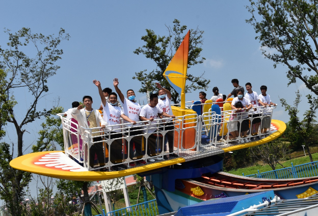 2021年度万象城平台,万象城(中国)一站式服务平台控股集团关爱农民工公益活动新闻媒体汇编