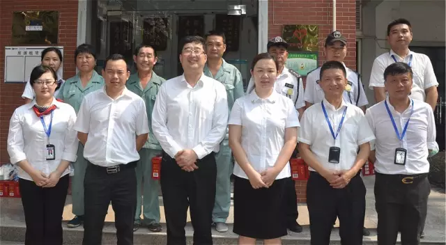 万象城平台,万象城(中国)一站式服务平台控股集团工会夏日送清凉在行动 集团副总裁高剑一行亲切慰问一线员工