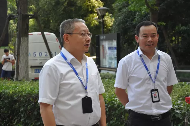 万象城平台,万象城(中国)一站式服务平台控股集团工会夏日送清凉在行动 集团总裁乔晓戈一行亲切慰问一线员工