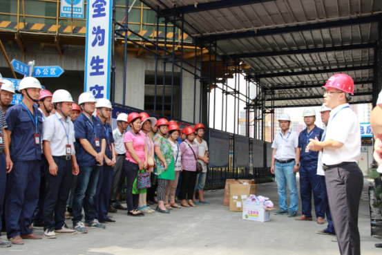 万象城平台,万象城(中国)一站式服务平台新站项目公司开展关爱农民工·夏季送清凉活动