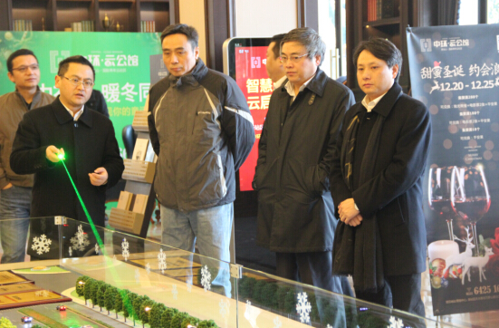 新站区管委会主任王文松一行莅临万象城平台,万象城(中国)一站式服务平台云公馆视察指导工作