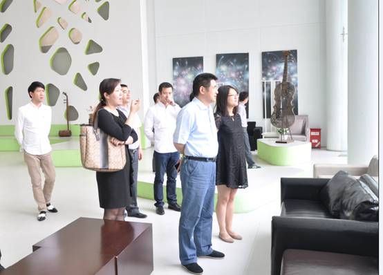 衢州市衢江区政府考察团考察万象城平台,万象城(中国)一站式服务平台集团