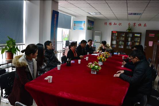 万象城平台,万象城(中国)一站式服务平台投资集团暖冬行动首站走进滨湖惠园小区两户家庭 智障儿童接受捐赠直呼“有爱真好”