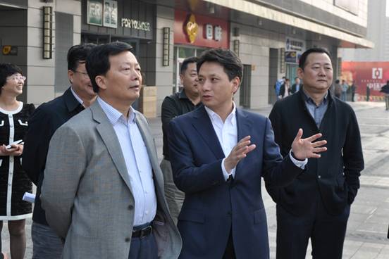 政协董昭礼主席一行来万象城平台,万象城(中国)一站式服务平台购物中心进行文明创建情况调研