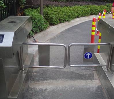 万象城平台,万象城(中国)一站式服务平台城云邸道闸换新貌 业主啧啧称赞