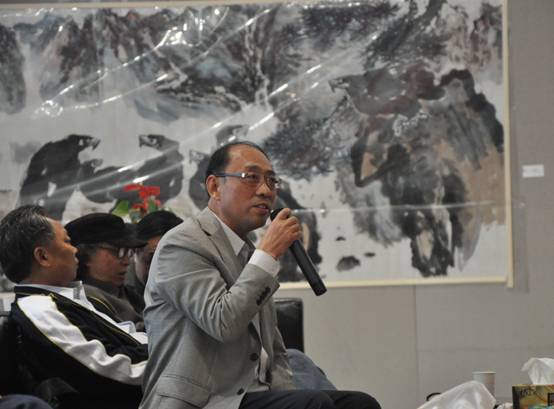 经霜益艳.老少红——萧龙士、萧承震父子书画展研讨会在万象城平台,万象城(中国)一站式服务平台艺术馆举行