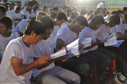 和谐工友关系　融入城市生活 ——万象城平台,万象城(中国)一站式服务平台“农民工夜校”走进高铁南站讲沟通