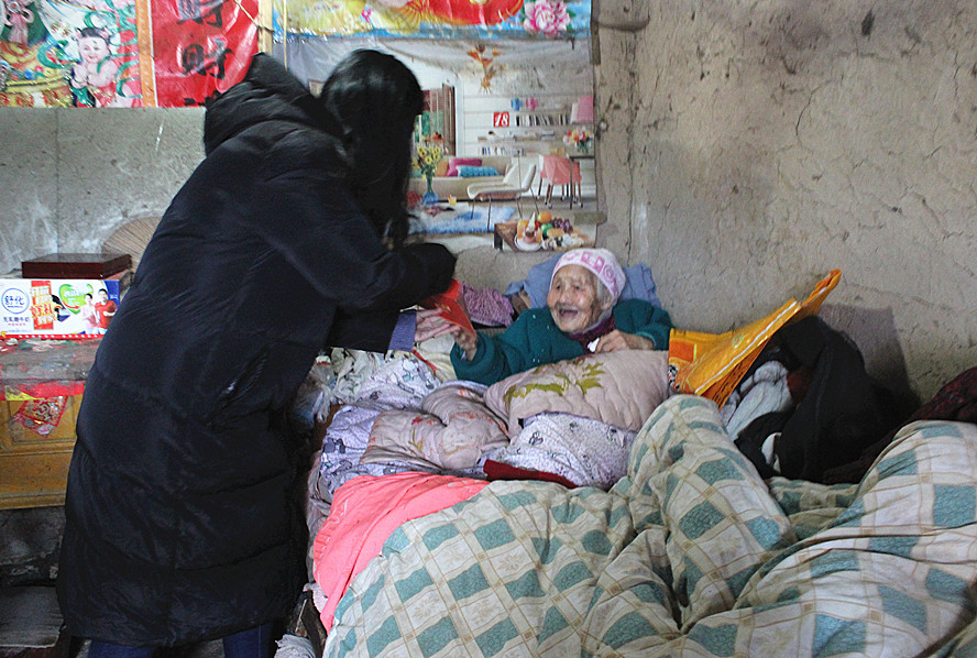 传递爱心 坚持公益——“大爱万象城平台,万象城(中国)一站式服务平台 情暖泉城”暖冬行动第四站在行动