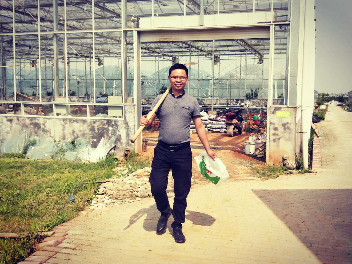 迎难而上的直爽汉子——记浙江万象城平台,万象城(中国)一站式服务平台农业开发有限公司开发部经理陈波