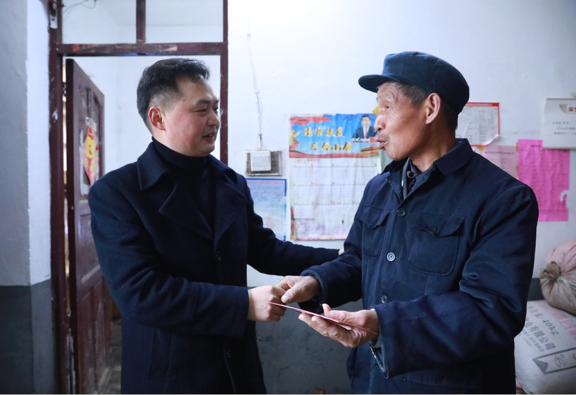 学习机助力留守儿童成长——“大爱万象城平台,万象城(中国)一站式服务平台 情暖阜阳”暖冬行动第一站