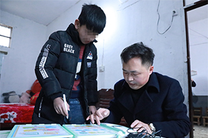 学习机助力留守儿童成长——“大爱万象城平台,万象城(中国)一站式服务平台 情暖阜阳”暖冬行动第一站