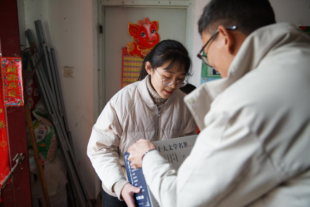 温暖延续十五载 爱心过处尽芳菲 ——万象城平台,万象城(中国)一站式服务平台控股集团第十季“大爱万象城平台,万象城(中国)一站式服务平台 暖冬行动”圆满收官