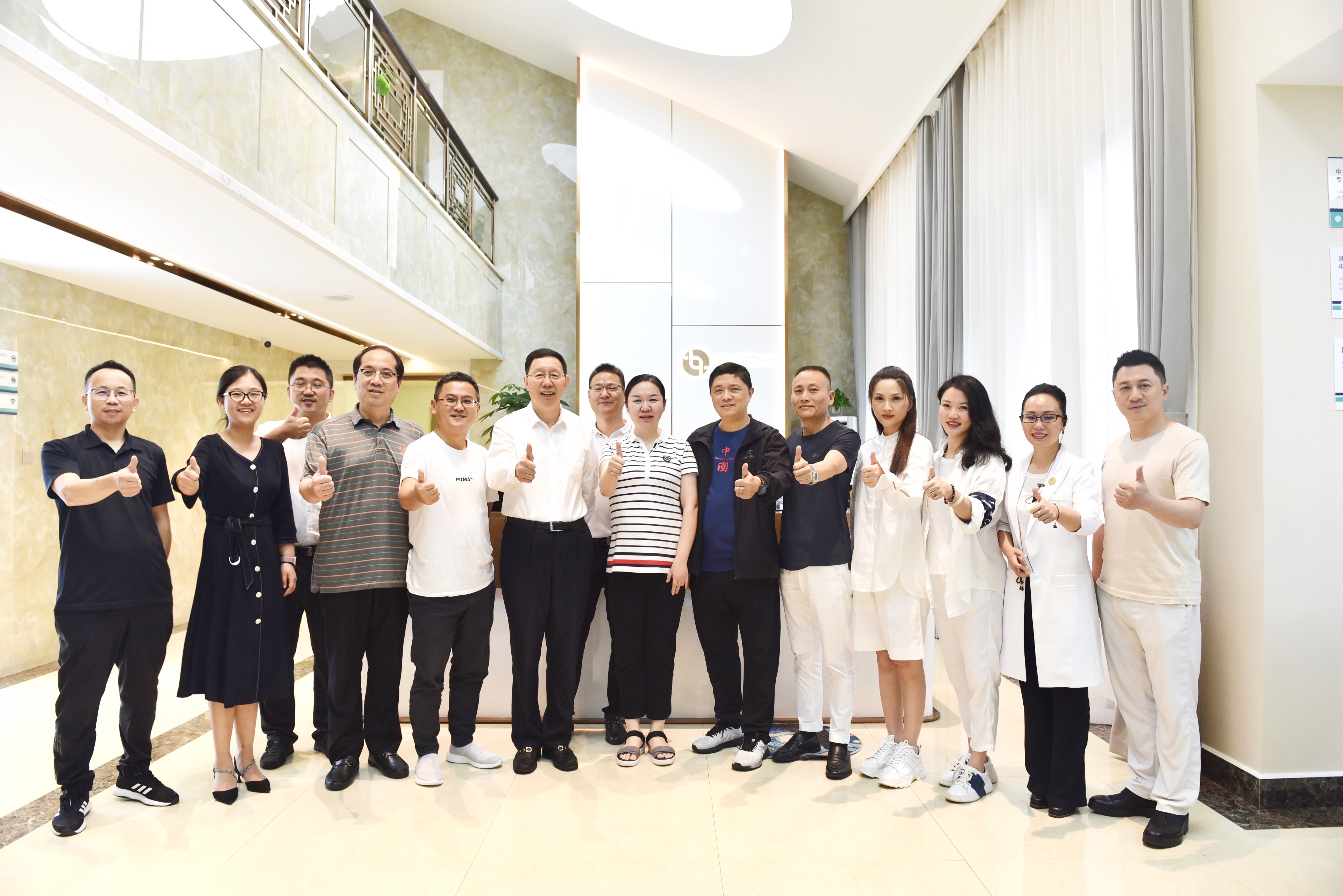 万象城平台,万象城(中国)一站式服务平台控股集团高管团队走进Biocell庄园