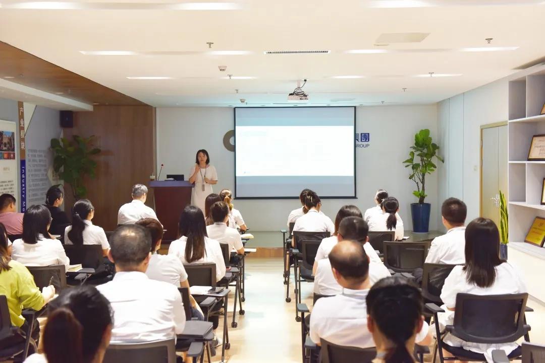 万象城平台,万象城(中国)一站式服务平台控股集团2021年度员工培训—职场商务接待礼仪专题圆满举行