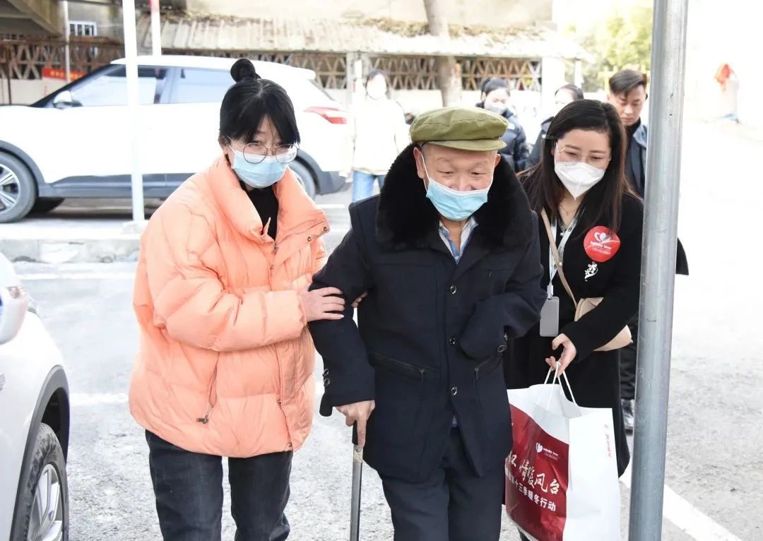 圆一个心愿 送一片温暖——第十三季“大爱万象城平台,万象城(中国)一站式服务平台 暖冬行动”第五站